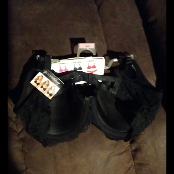 Black lace push up bra - Picture 3 of 3